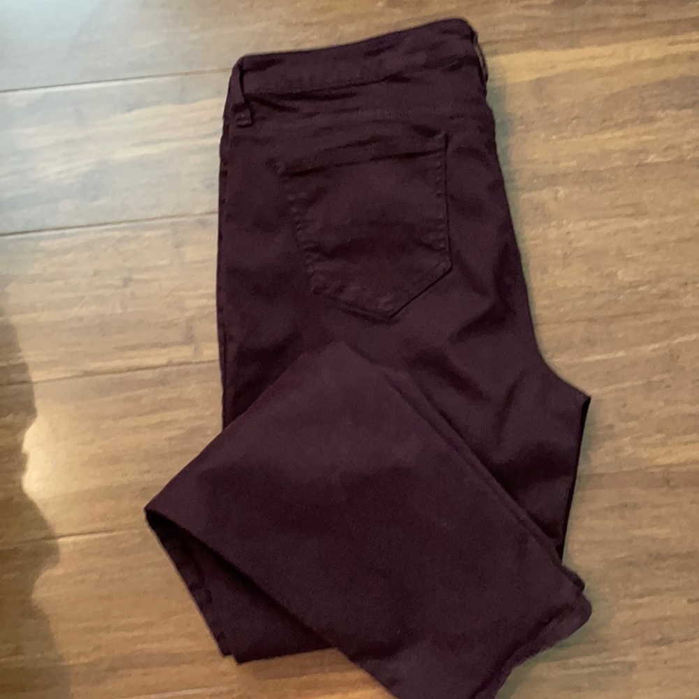 Burgundy color stretchy jeans